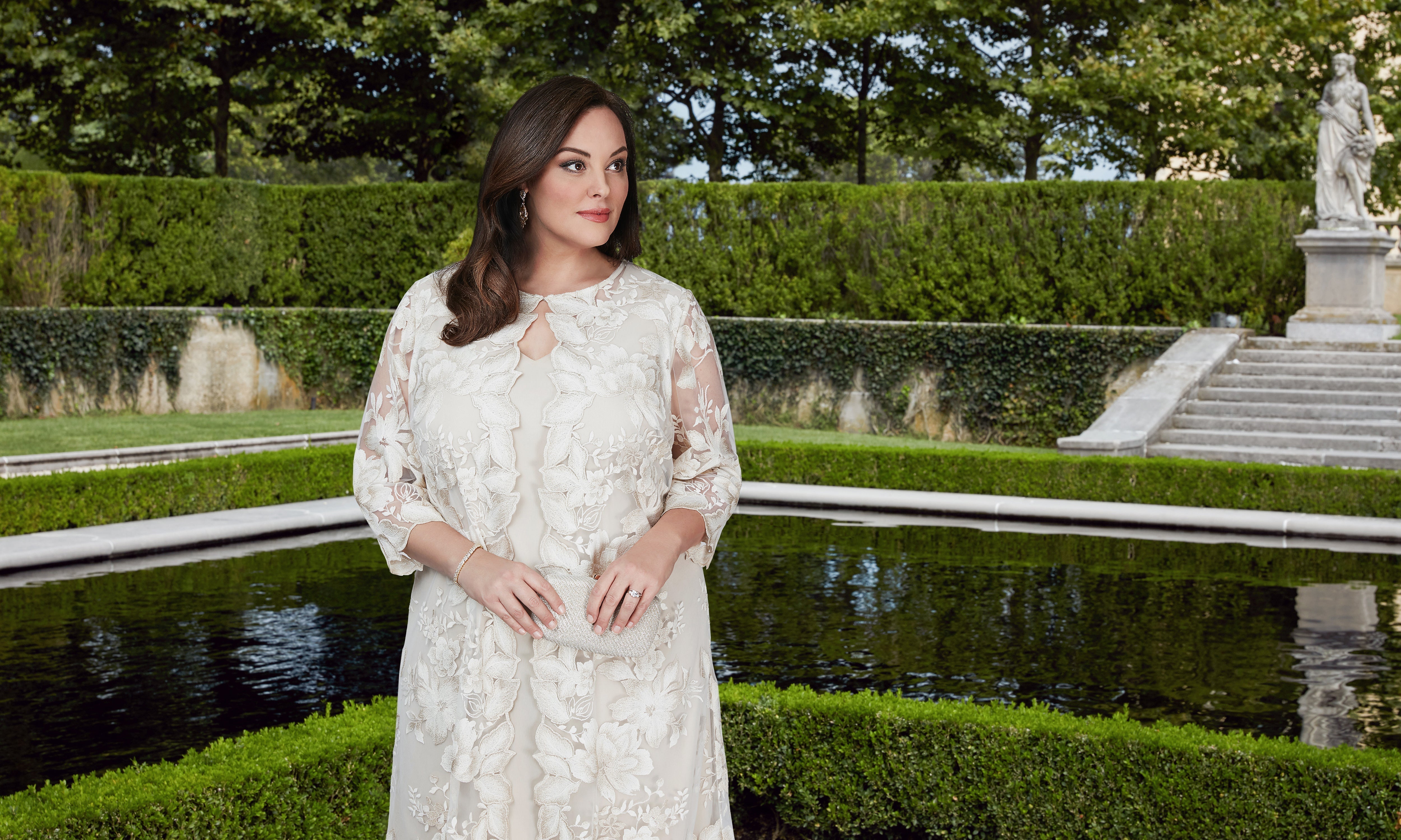 How To Find Flattering Styles for Plus-Size Mothers of the Bride & Groom