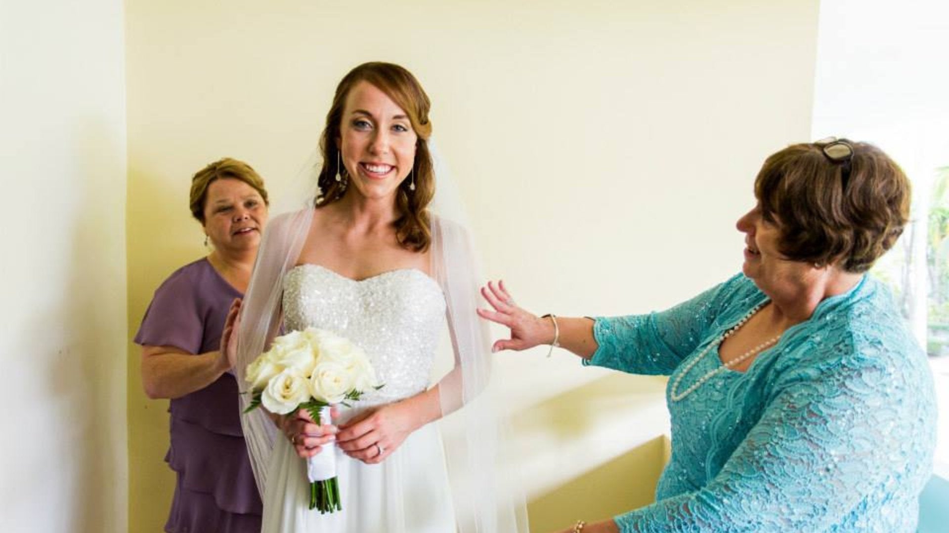 How to Color Coordinate Your Mother of the Bride or Groom Dress