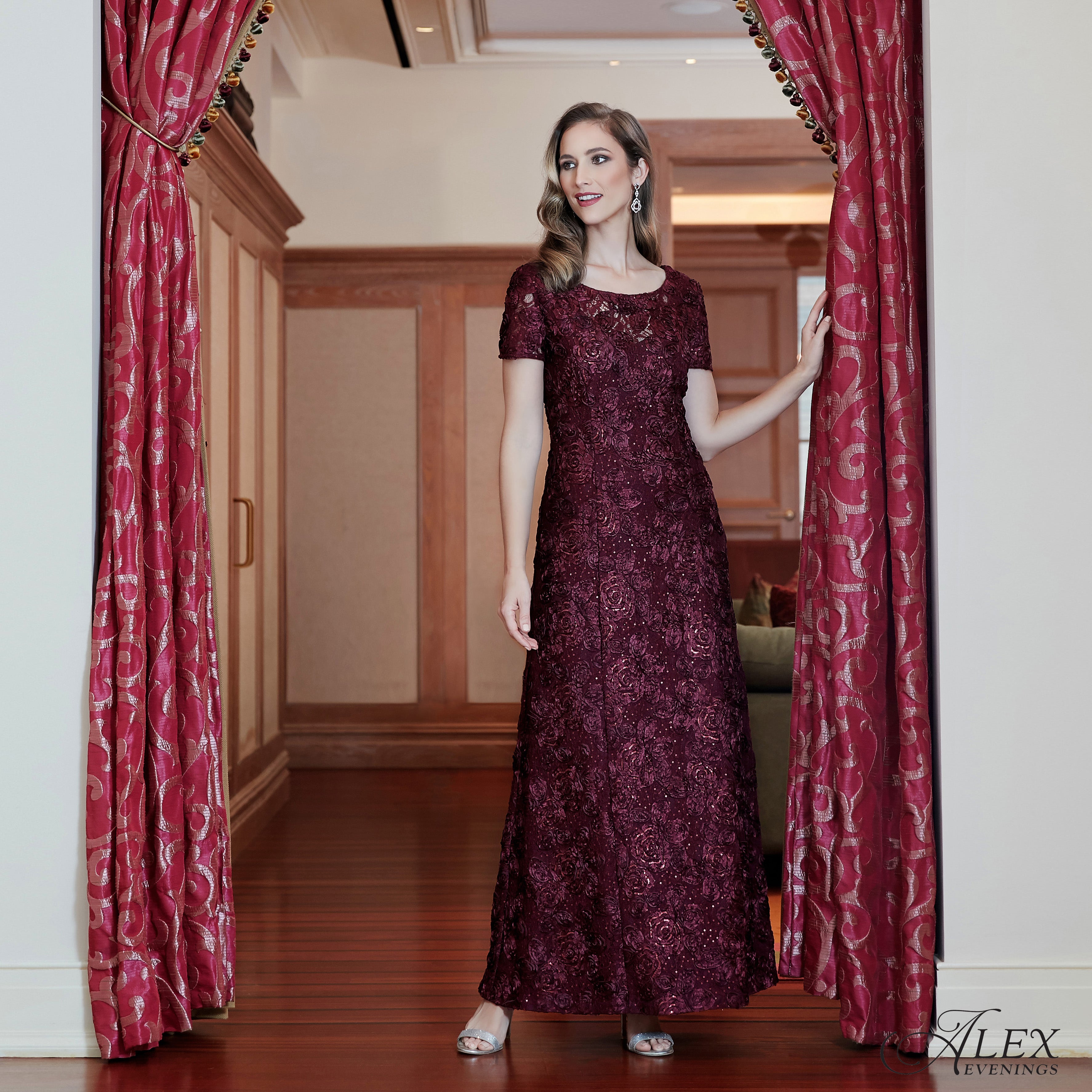 Regular - Evelyn Rosette Lace Long Gown