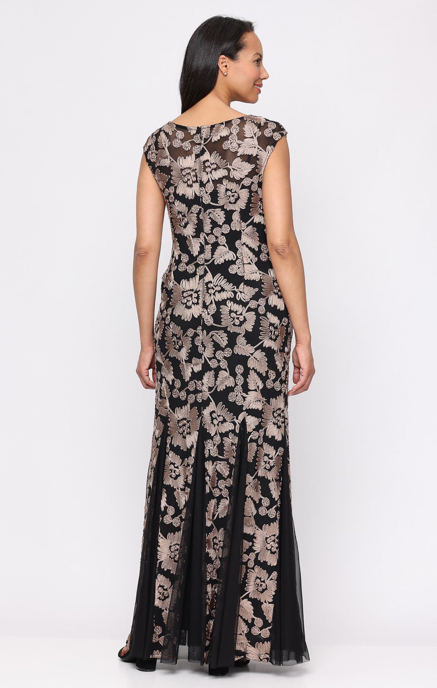 black / taupe