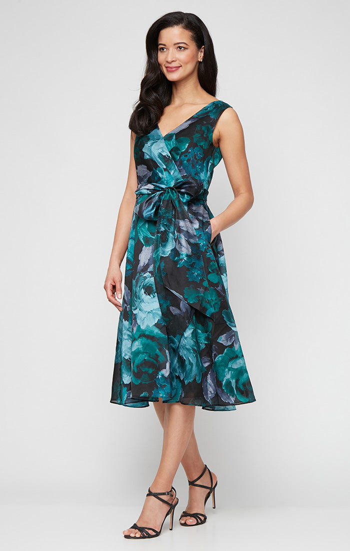 Regular - Sleeveless A-Line Floral Dress with Surplice Neckline and Tie Waist