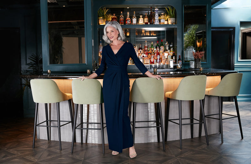 Tips for Perfect Formal Photos: How to Pose and Choose Flattering Outfits