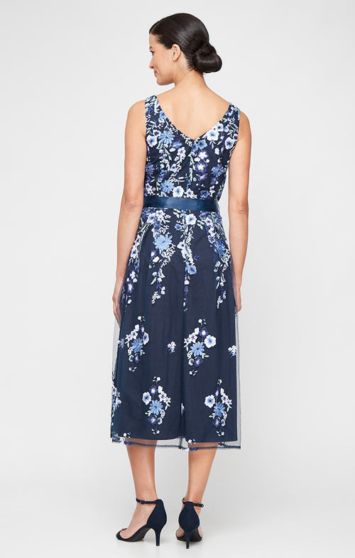 Midi V-Neck Embroidered Sleeveless Dress with Tie Belt