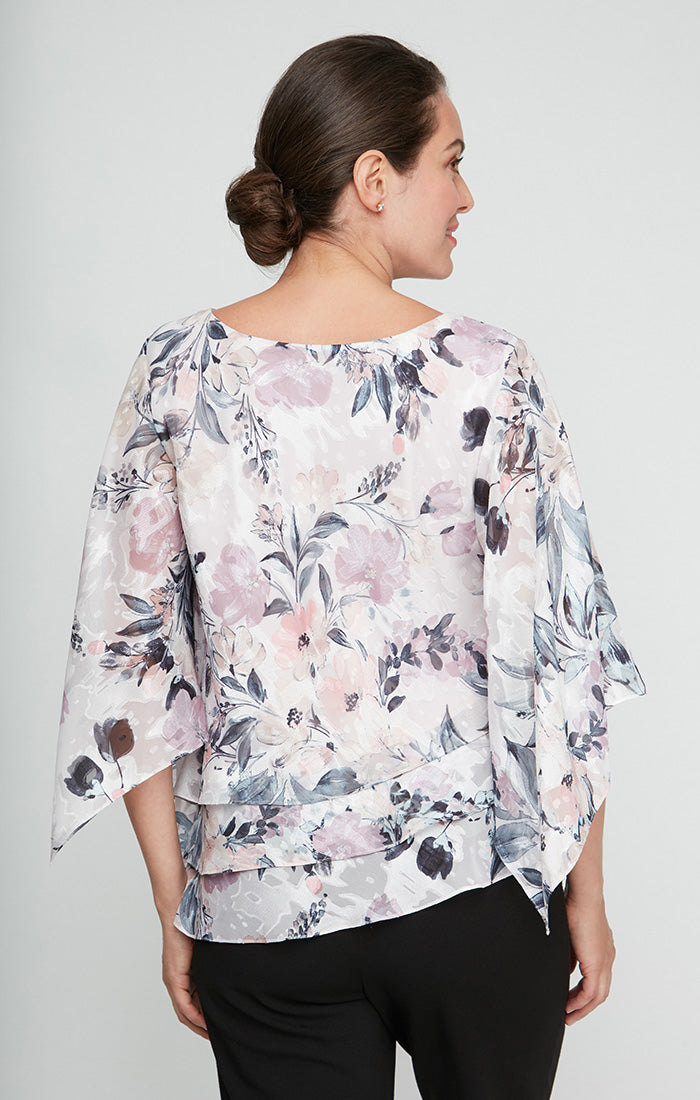 3/4 Sleeve Printed Chiffon Blouse with Asymmetric Hem